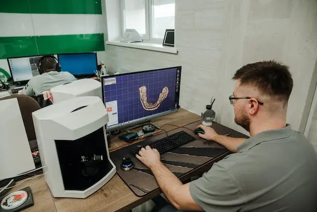 Man designing in 3D on the computer